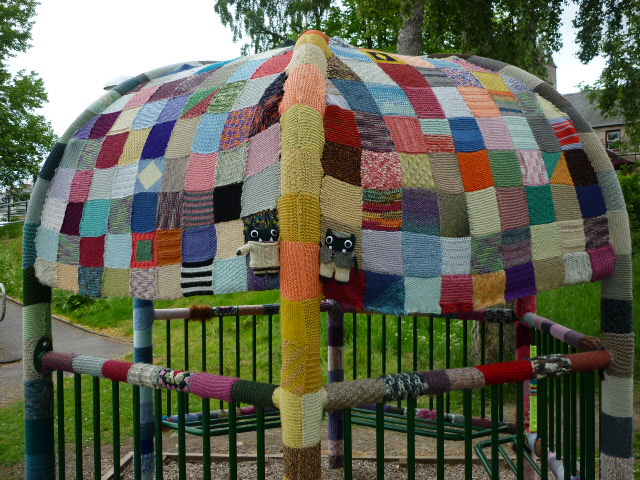 Paddy and Plunkett find some local yarnbombing! H Crawford/CrawCrafts Beasties