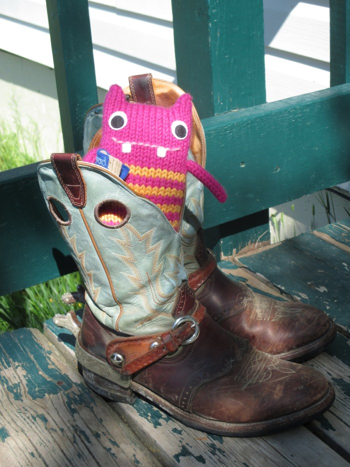 Beastie in Boots - N Couture/CrawCrafts Beasties
