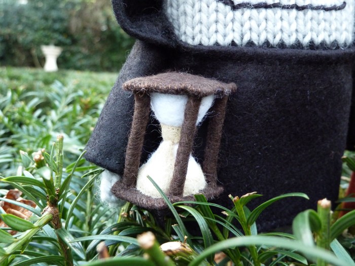 Grim Reaper Beastie's Hourglass, by CrawCrafts Beasties