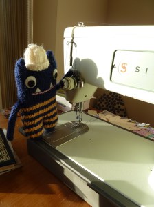 Vintage Singer Sewing Machine - CrawCrafts Beasties