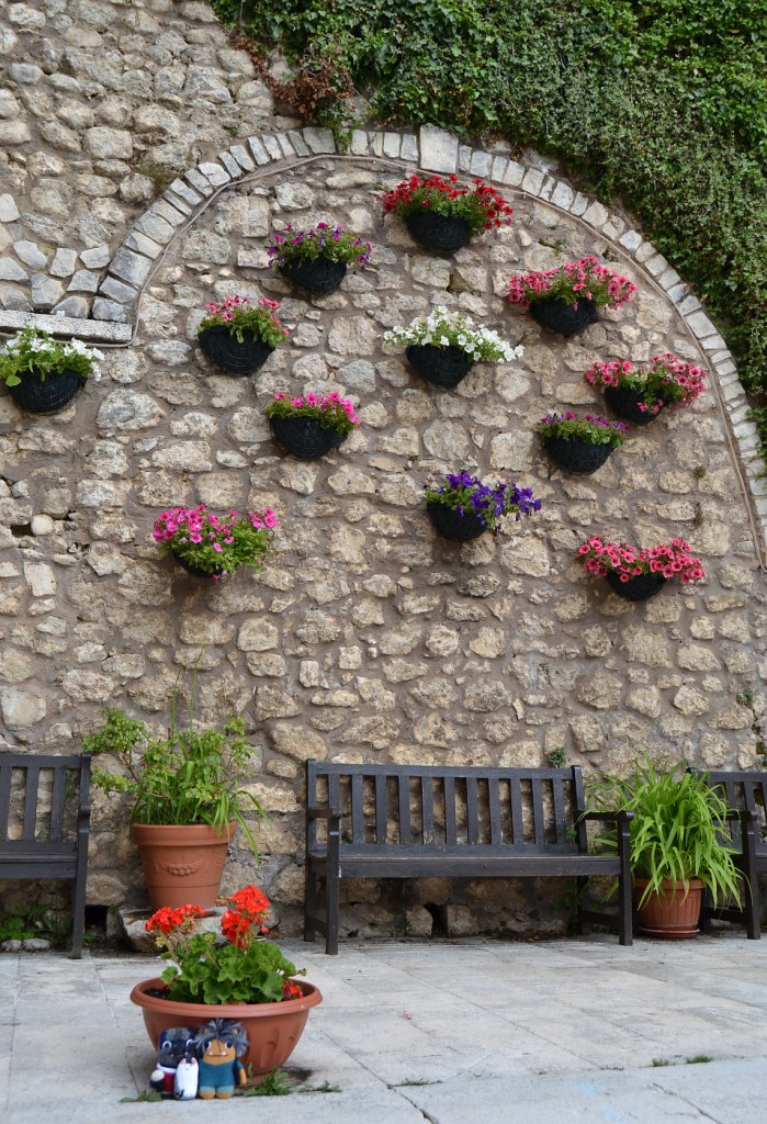 The Floral Wall at Pescasseroli - A de Girolamo/CrawCrafts Beasties