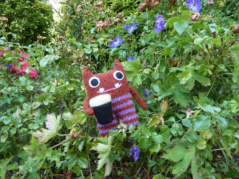 Pint Beastie - not a drop spilled! CrawCrafts Beasties