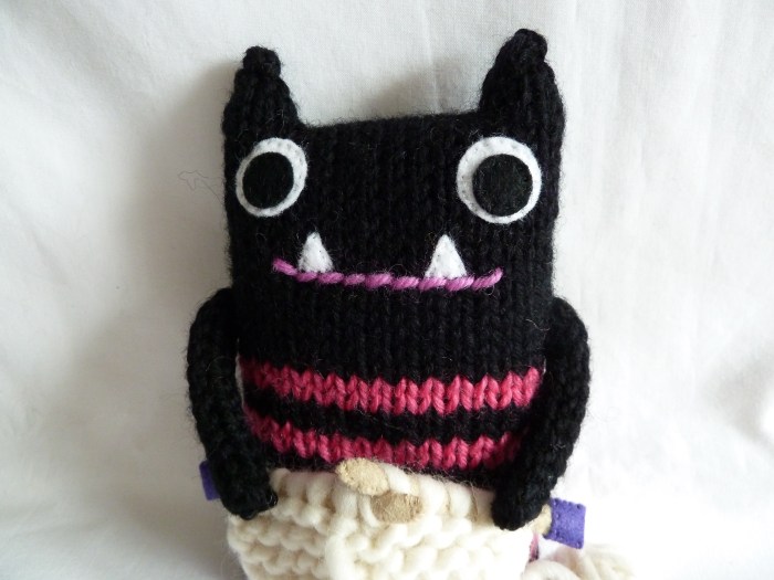 Knitter Beastie, by CrawCrafts Beasties