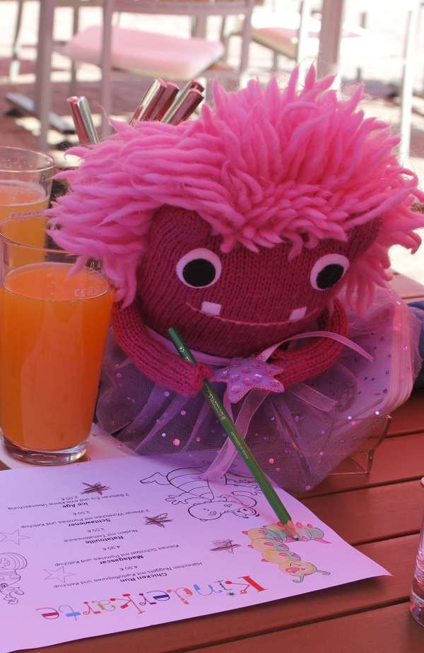 Monster Lunchtime! L Döring/CrawCrafts Beasties