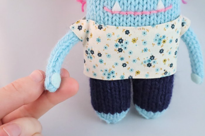 Magic Magnet Paws - New Beastie - CrawCrafts Beasties