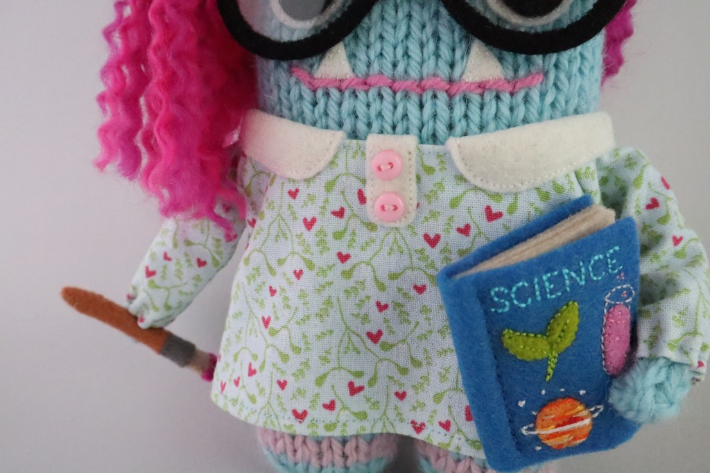 Nightie with collar and buttons - CrawCrafts Beasties