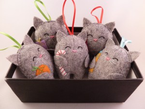 Tree Ornaments in Box - Cat Tree Decorations - CrawCrafts Beas