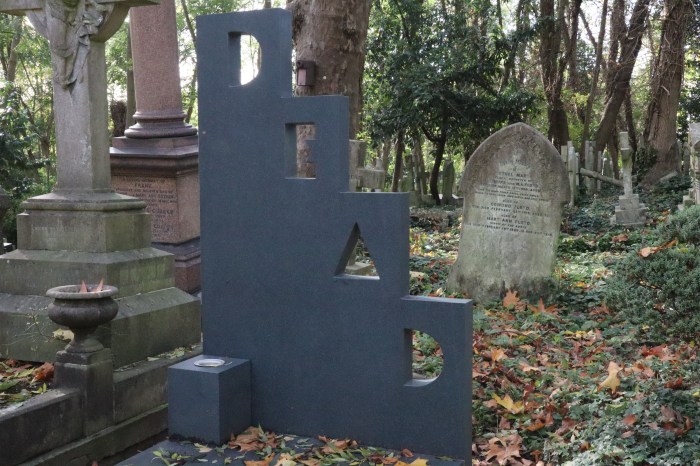 Patrick Caulfield's Grave at Highgate Cemetery - CrawCrafts Beasties