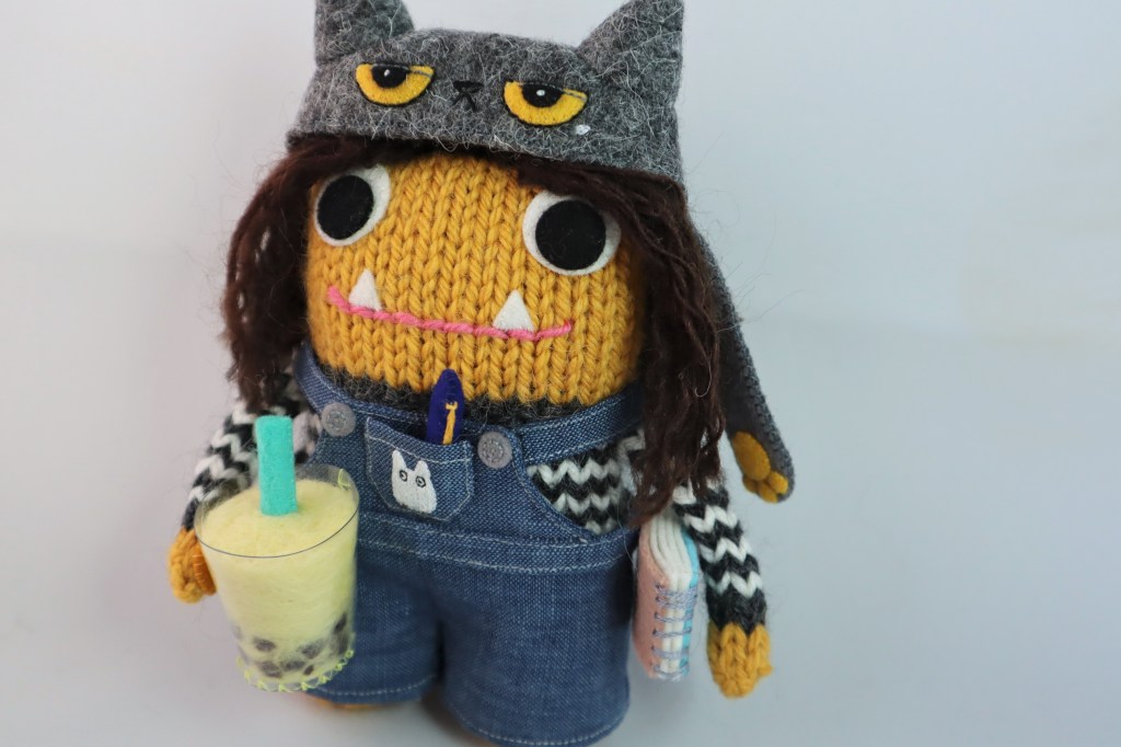 Beastie with all her accessories - Commissions by CrawCrafts Beasties